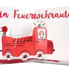 Text: "ein Feuerwehrauto". Illustration eines roten Feuerwehrautos mit Leiter und Fahrer im Cartoon-Stil.