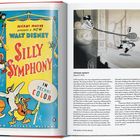 Links ein buntes Poster: "Mickey Mouse presents a NEW Walt Disney Silly Symphony in Technicolor". Rechts Text und ein Schwarz-Weiß-Bild mit einer Cartoon-Ente auf einer Bühne.