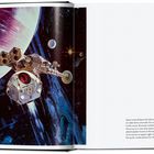Links im Text: "Space artist Robert McCall..." Rechts: Illustration eines Raumschiffs vor Jupiter mit Mond.