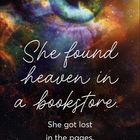 "She found heaven in a bookstore. She got lost in the pages. April-Kalender auf einem galaktischen Hintergrund."