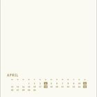 Kalender für April mit hervorgehobenen Tagen: 4, 11, 18 und 25. Beige Hintergrund.