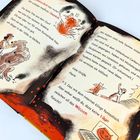 Lieber Finn, wir plantschen hier nicht. Wir erleiden Qualen. PS: Internet klingt fantastisch, aber keine Lüge dazwischen? Illustrationen von Teufelsfiguren und Höllenszenen.