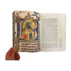 Links: Verzierter Buchstabe "B" mit Illustration von Figuren. Rechts: Textabschnitt mit Titel "Der Psalter".