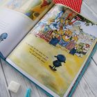 "Es tut uns leid, du bist nicht wie wir. Du bist irgendwie anders. Du gehörst nicht dazu." Illustration: Tiere in Kleidung.