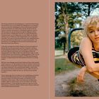 Links steht "EVE ARNOLD". Darunter ein langer Text über sie. Rechts liegt eine Frau in bunter Kleidung auf einem Klettergerüst im Freien.