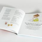 Links Gedichte über Frühstück, Bild einer Tasse und Croissants. Rechts ein gezeichnetes Kind mit Text über Tischdeckenhüpfer.