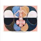 Eine Illustration zeigt eine symmetrische Figur in der Mitte vor einem farbenreichen, abstrakten Hintergrund. Kalender unten.