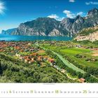 Kalenderblatt: Juni 2024. Ein Pier führt ins Wasser bei Sonnenuntergang, links eine Stadt mit Kirchturm.