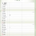 Kalendertext: "Feier das Leben!", April 2027. Illustration: Rosa Blume auf grünem Hintergrund.