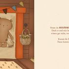 Text: "Heute ist AUFRÄUMTAG bei Mister O'Lui! Kannst du ihnen helfen? Dann komm doch herein!" Zwei Tiere an einer Tür.