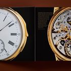 Text: "Collecting is often a lifelong passion...trophies of the watch world. Charlotte and Peter Fiell." Links große Taschenuhr, rechts Uhrwerk-Detail.