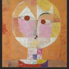 April. Ein Gemälde mit einem abstrakten Gesicht in runden Formen und warmen Tönen, pastellfarben.