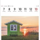 Kalender: 7. bis 13. Juni, Bild zeigt ein grünes Badehaus bei Sonnenuntergang am Wasser in Dänemark, Ærøskøbing.