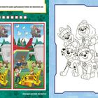 Finde 7 Unterschiede und hake für jeden gefundenen Fehler ein Kästchen ab! Links ein Suchspiel, rechts schwarz-weiße Figuren.