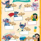 Schriftzug "Schatzkarte". Schilder zu Stationen 1-8. Illustrationen von einem blauen Tier und einem Mädchen in Hula-Kleidung.