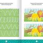 Linke Seite: “Die Kängurus hüpfen über die Wiese. Zeichne ihre Sprünge nach.” Kängurus mit Linienbewegungen.

Rechte Seite: “Findest du die 10 Unterschiede im unteren Bild? Kreise sie ein.” Zwei Illustrationen eines Löwen.