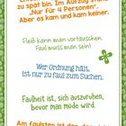 „Entschuldige bitte, dass ich zu spät bin...“ Lustige Sprüche über Faulheit in bunten Farben mit glücklichen Smileys als Hintergrund.