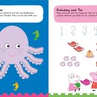 Unter Wasser: Ein lila Tintenfisch mit zwei Seepferdchen. Einladung zum Tee: Peppa und Luzie mit Teekannen und Tassen.