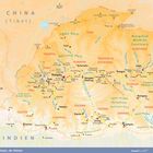 Karte von Bhutan mit Städtenamen wie Thimphu, Paro, und Punakha. Grenze zu China (Tibet) im Norden.