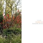 Text: "Peter Janke HORTVS Düsseldorf, Deutschland." Bild: Ein Garten mit Bäumen, roten Blättern und weißen Blumen.