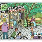 INFO-Tafel, Tauschbox, draußen im Park, Menschen tauschen, lesen Infos, Bäume im Hintergrund, kinderfreundliche Szene.