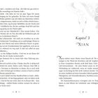 Kapitel 3, Xian. Eine Illustration zeigt eine Schlange mit floralen Mustern. Seite 28 und 29. Textauszug einer Geschichte.