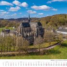 Altenberg, Blick auf Altenberg von Nordosten. Kalender zeigt April 2027. Historisches gotisches Gebäude in grüner Landschaft.