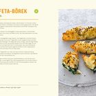 "Spinat-Feta-Börek mit Schwarzkümmel". Links Text mit Zutaten und Anleitung, rechts vier goldbraune Börek auf einem Teller.
