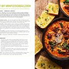 NUDELEINTOPF MIT MINIFLEISCHBÄLLCHEN: Ein Minestrone-Eintopf mit kleinen Fleischbällchen. Daneben ein Teller mit Eintopf und Brot.