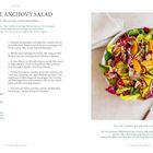"ORANGE ANCHOVY SALAD" Rezept mit Blutorange, Sardellen, Shiitake, Salat und Dressing. Bild einer bunten Salatschüssel.