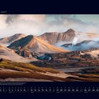 4. April; "Die berühmte Insel aus Feuer und Eis macht ihrem Namen...", Kalenderansicht mit Landschaft aus Bergen und Dampf.