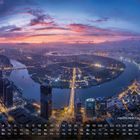 "Ho Chi Minh City, Vietnam 4" und Kalendarium. Stadtansicht bei Dämmerung mit beleuchteten Straßen und Fluss.