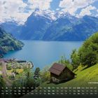 "Vierwaldstättersee 5" unten rechts. Kalenderdarstellung unten. Landschaft mit See, Bergen, Dorf und Hütte auf grünem Hang.