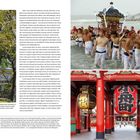 "Musterlayout. Unvergessliche Erlebnisse. Text über Tokios Gärten links. Oben Männer tragen in Wasser ein tragbares Heiligtum. Unten rote Tempeltore."