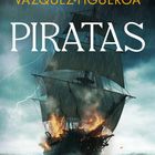 Text: "Por el autor del best seller Tuareg", "Alberto Vázquez-Figueroa", "Piratas", "Debolsillo". Ein brennendes Segelschiff im Sturm.