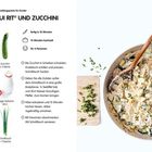 Rezept: "La Vache Qui Rit® und Zucchini". Zutaten: Farfalle, Zucchini, Käse, Rahm, Knoblauch, Schnittlauch. Pfanne mit Pasta.