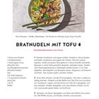 BRATNUDELN MIT TOFU. Streetfoodklassiker aus China. Zutaten: Zwiebel, Knoblauch, Ingwer, Pak Choi, Sprossen, Mie-Nudeln.