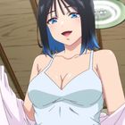 Eine Anime-Figur mit schwarzen Haaren und blauem Ansatz, lächelt in einem weißen Oberteil in einem traditionellen Raum.