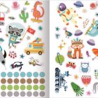 Texte: „Augenfarben“. Bunte, verspielte Illustrationen: Tiere, Astronauten, Fahrzeuge, Planeten, Sterne, Ufos, Raketen.