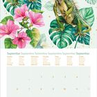 Kalenderseite für September mit buntem Design: Leguane auf Monstera-Blättern, umgeben von rosa Blumen und grünen Blättern.