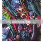 Text: "Vorjahresabbildung", "09", "20. Weltkindertag", "23. Herbstanfang".  
Farbenfrohes Arrangement von Herbstgemüse und Früchten.