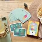 Kartenspiel "Eisdiele" mit bunten Karten, Eissorten: Pistazie, Zitrone, Joghurt, Vanille, mehrfarbige Illustrationen eines Eises.