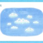 Text "Gott" links oben. Illustration: Weiße Wolken auf hellblauem Hintergrund mit Gänseblümchen in der Ecke.