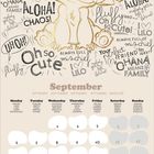 Text: "Oh so cute", "Stitch", "Not Bad!", "CHAOS!", "Aloha!" Illustration von Stitch, umgeben von spielerischen Phrasen. Darunter September-Kalender.