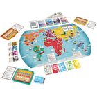 Ein Spielbrett mit Weltkarte, Spielkarten mit Symbolen und Texten zu Kontinenten. Bunte Spielfiguren und Zusatzkarten.