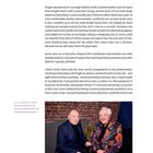 Rechts: London, UK, 2025. Kerry und Mark bei der Buchpremiere von Marks Buch *The Poetry Business School*. Zwei ältere Männer, einer im schwarzen Anzug, der andere in bunter Kleidung, sitzen nebeneinander vor einer Backsteinwand.