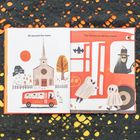 Links: "All around the town." Rechts: "The Ghosts on the bus shout..." 
Illustration mit Bus, Geistern und einer Stadt.