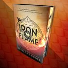 Ein Buch mit dem Titel "Iron Flame" von Rebecca Yarros, zitiert Jennifer L. Armentrout. Cover in Flammen-Design.