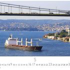 Text: "Bosporos", "CASARES EDITION", Nummern von 1 bis 31. Frachtschiff im Wasser unter einer Brücke mit Stadt im Hintergrund.