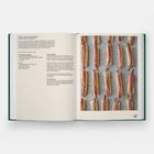 Rezept: "White Asparagus Soldiers with Good Anchovies". Daneben Bild von in Reihen angeordnetem Spargel mit Anchovis.